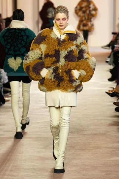 Look 39